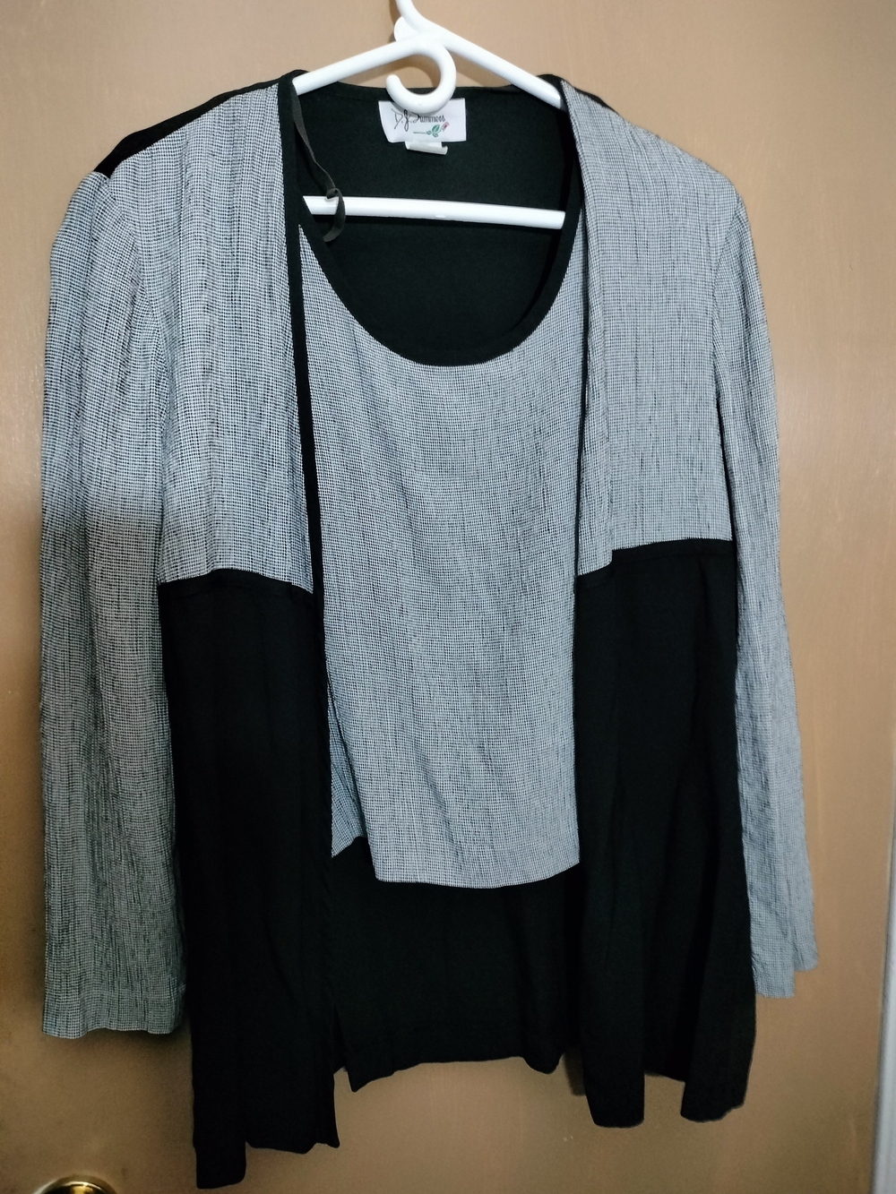 Layered Two-Tone Scoop Neck Tunic Top in Black and Light Gray